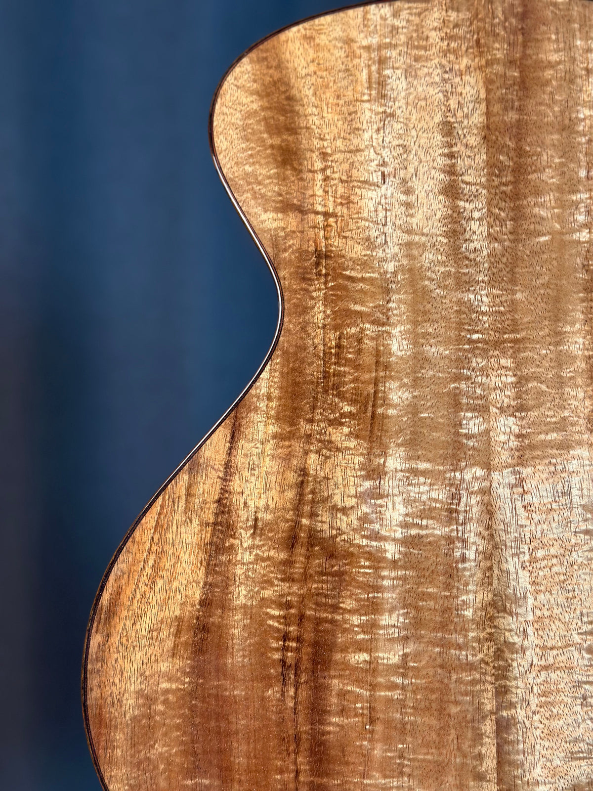 Style M-SBB Koa/Torrefied Adirondack Spruce