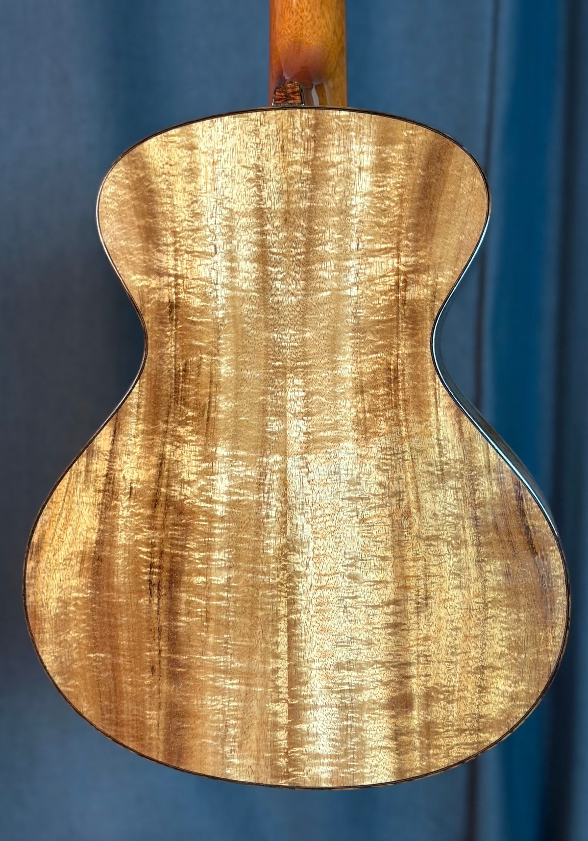 Style M-SBB Koa/Torrefied Adirondack Spruce