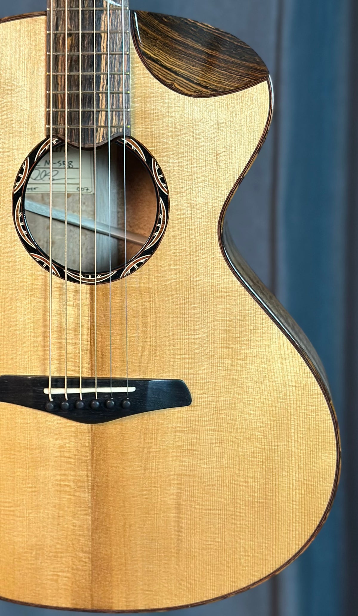 Style M-SBB Koa/Torrefied Adirondack Spruce