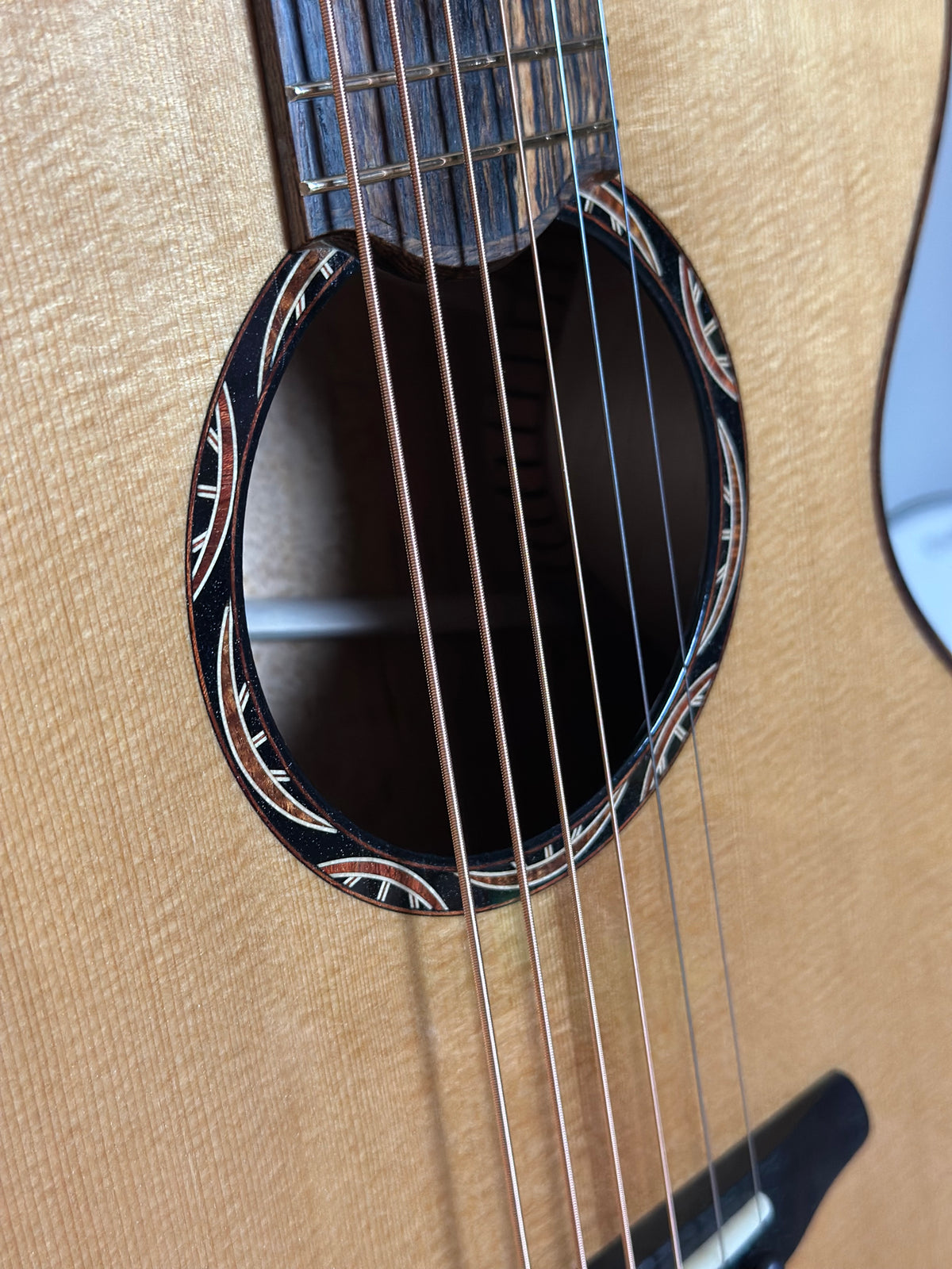 Style M-SBB Koa/Torrefied Adirondack Spruce