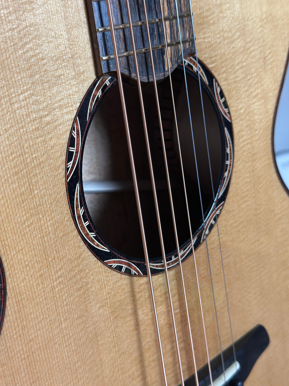 Style M-SBB Koa/Torrefied Adirondack Spruce